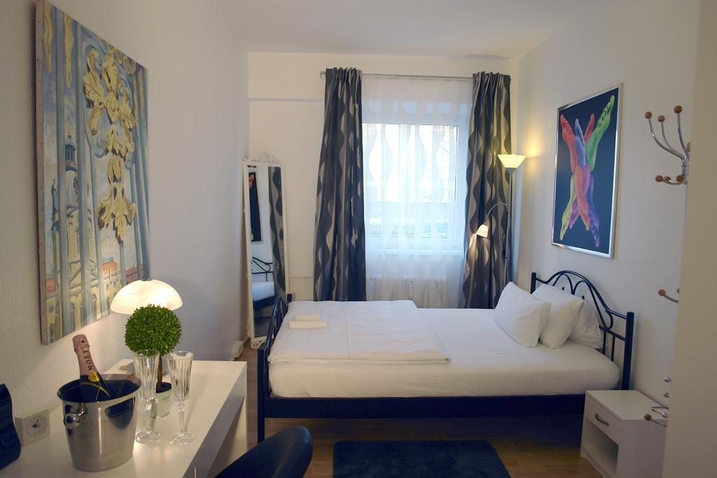 Bananas Hotel And Guesthouse Berlin Zimmer foto